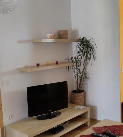 Apartma 198 *